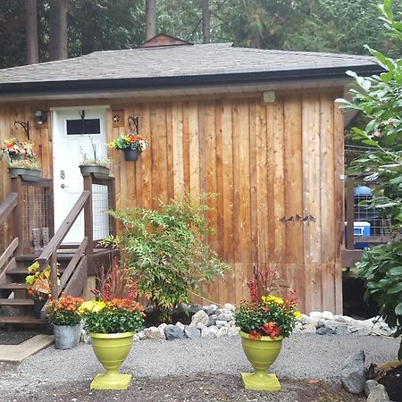 A Tiny Escape Villa Roberts Creek Exterior photo