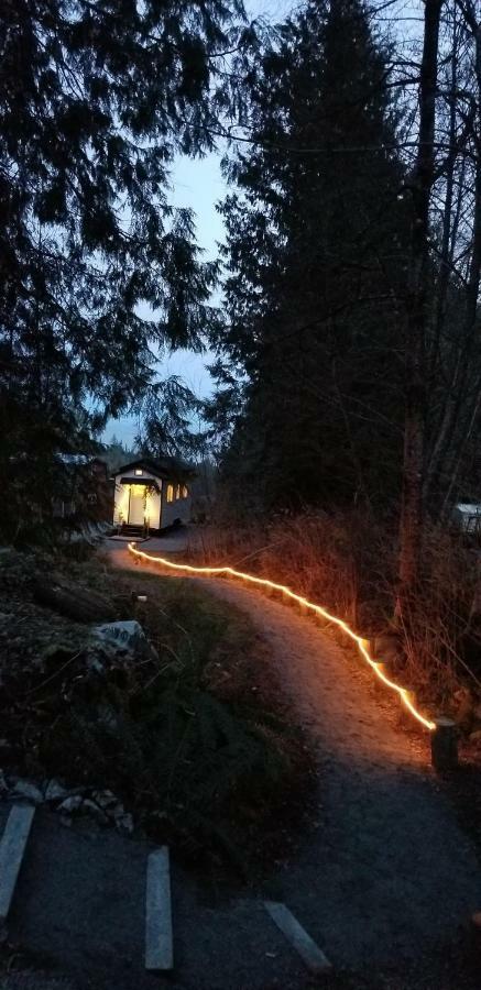 A Tiny Escape Villa Roberts Creek Exterior photo